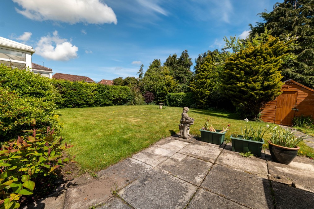 Globe Park, Broxburn, EH52