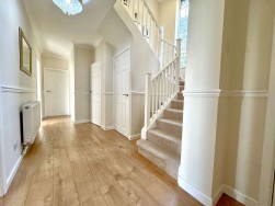 Looseleigh Lane, Derriford, Plymouth, PL6 5JD