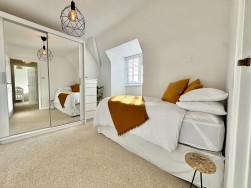 Looseleigh Lane, Derriford, Plymouth, PL6 5JD