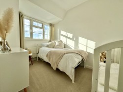 Looseleigh Lane, Derriford, Plymouth, PL6 5JD