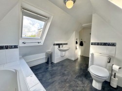 Looseleigh Lane, Derriford, Plymouth, PL6 5JD