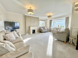 Looseleigh Lane, Derriford, Plymouth, PL6 5JD