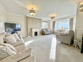 Looseleigh Lane, Derriford, Plymouth, PL6 5JD