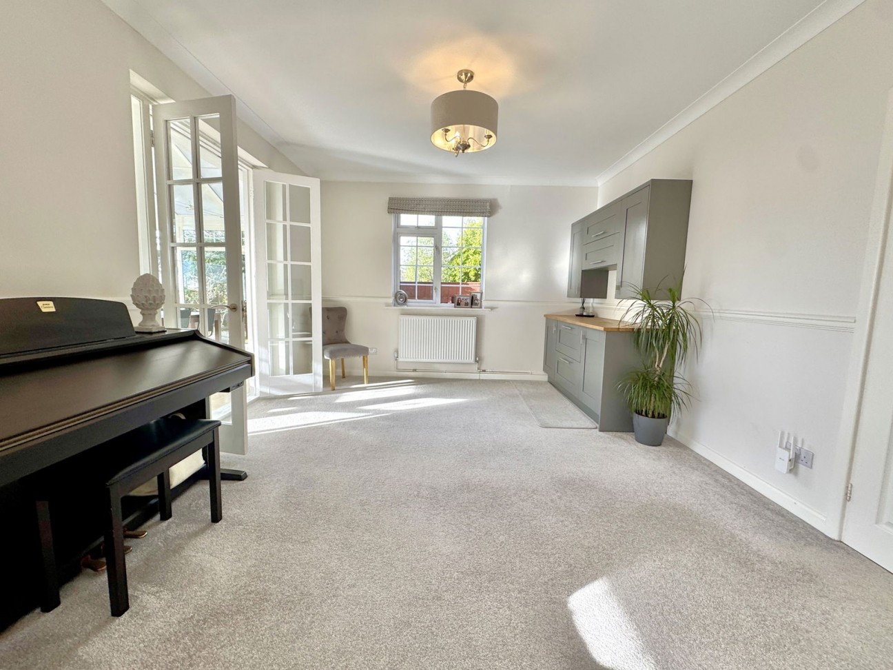 Looseleigh Lane, Derriford, Plymouth, PL6 5JD