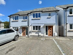 11 Ottor Road, Yelverton, Devon