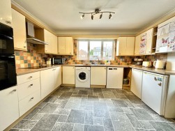 Warren Park, Woolwell, Plymouth, PL6 7QR