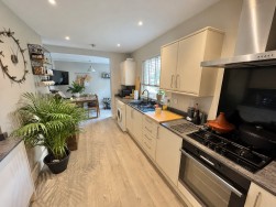 Holdsworth Street, Plymouth, Devon, PL4 6NN