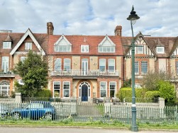 Queens Gate, Lipson, Plymouth, PL4 7PP