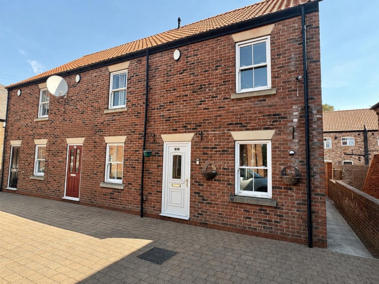 Stonegate, Thorne