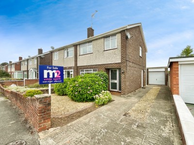 View full details for Priory Gardens, Usk, Monmouthshire