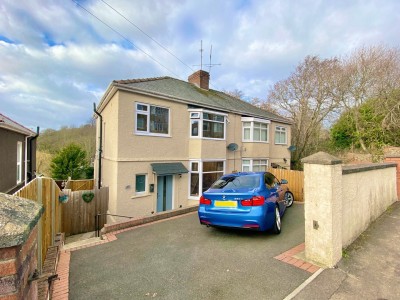 View full details for Brynglas Road, Newport