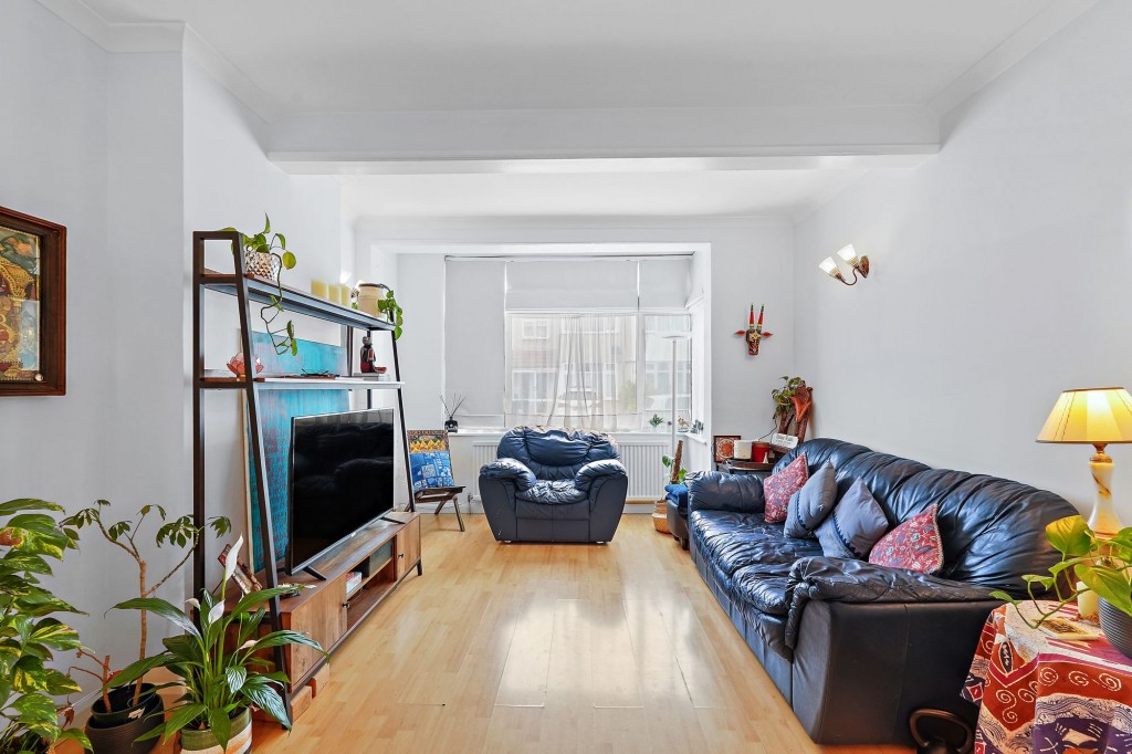 Runnymede Crescent, London, SW16