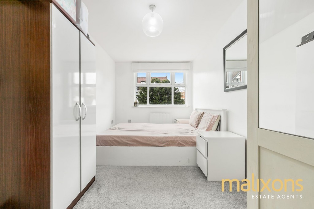 Gleneagle Road, London, SW16