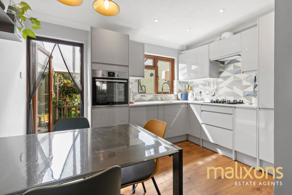 Lowry Crescent, Mitcham, CR4