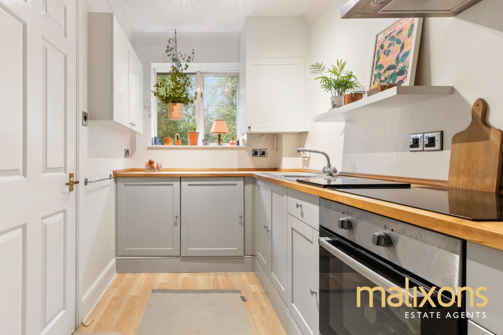 Maple Mews, London, SW16