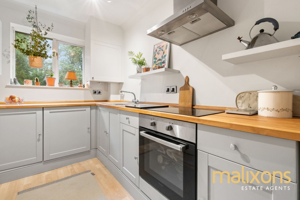 Maple Mews, London, SW16