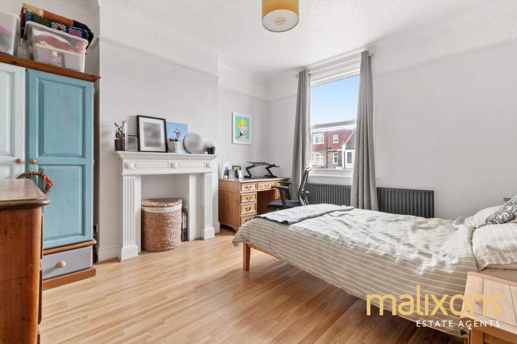 Park Avenue, Mitcham, CR4