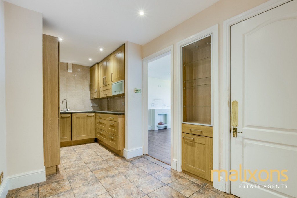 New Park Road, Vincent Court, SW2