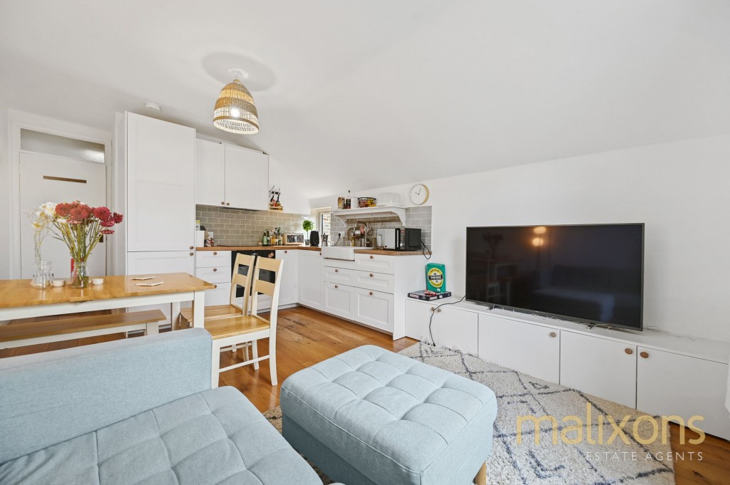 Gleneagle Road, London, SW16