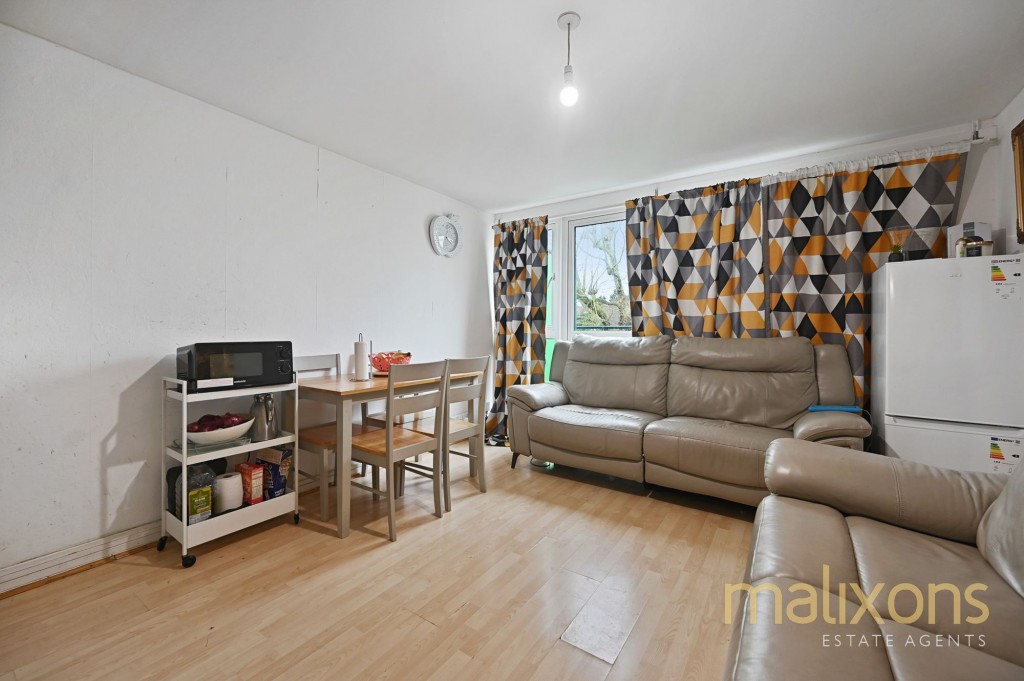 Caernarvon Close, Mitcham, CR4