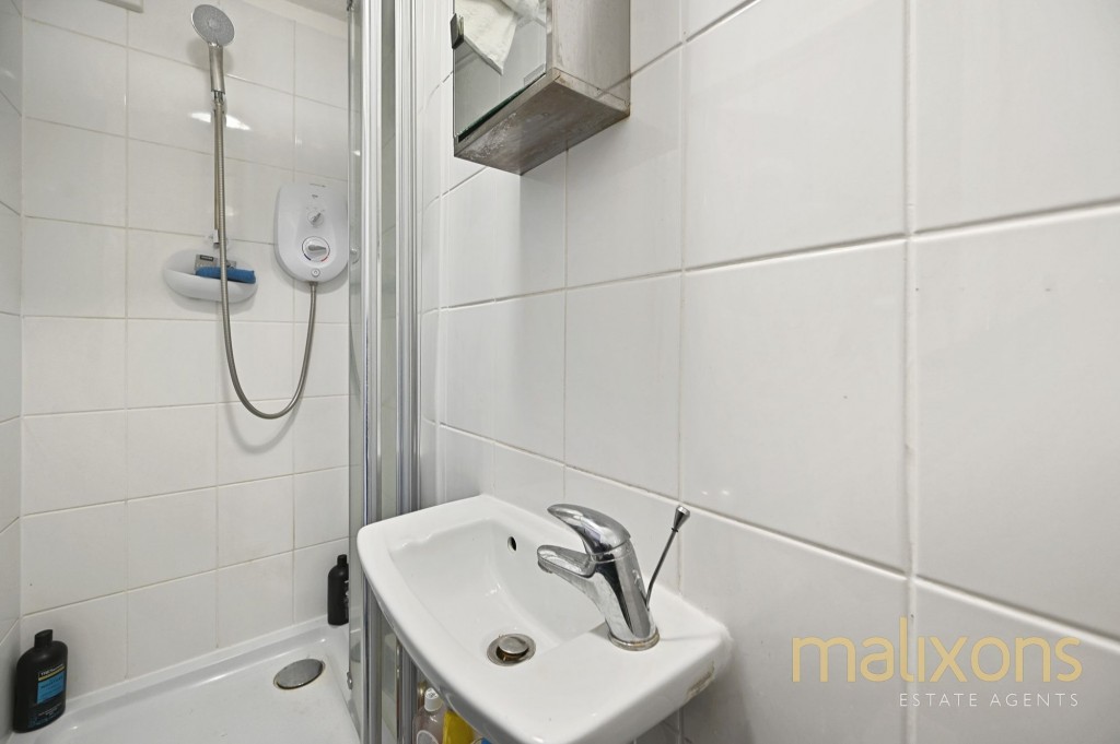 Caernarvon Close, Mitcham, CR4