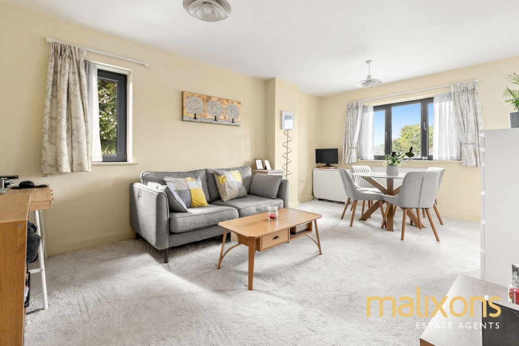 London Road, Mitcham, CR4