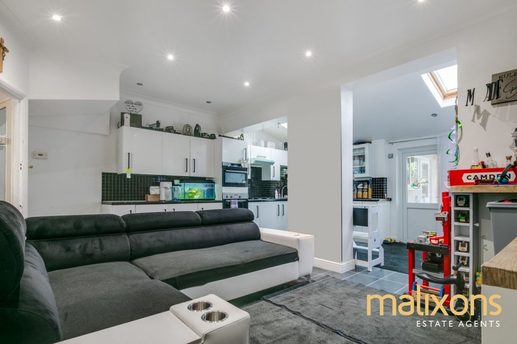 Pembroke Road, Mitcham, CR4