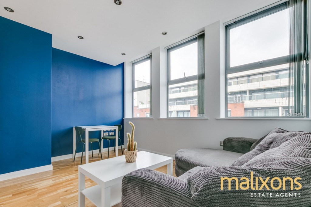 Streatham High Road, Norwich House, SW16