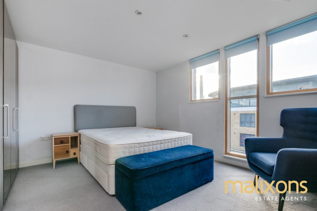 Garratt Lane, Deepak House, SW17