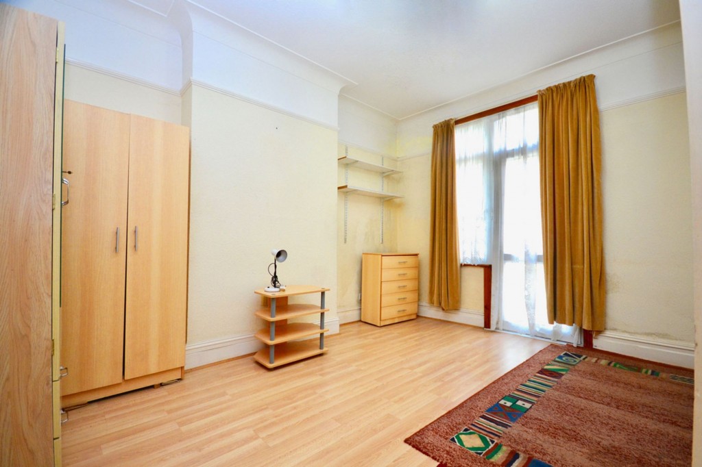 Semley Road, London, SW16