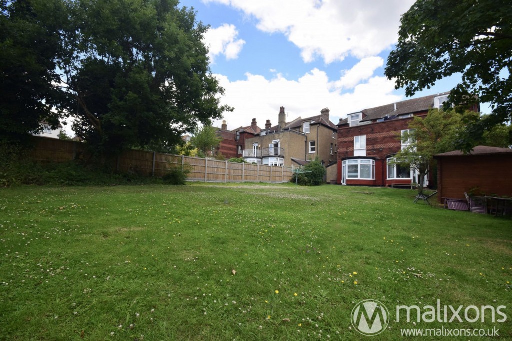 South Norwood Hill, London, SE25