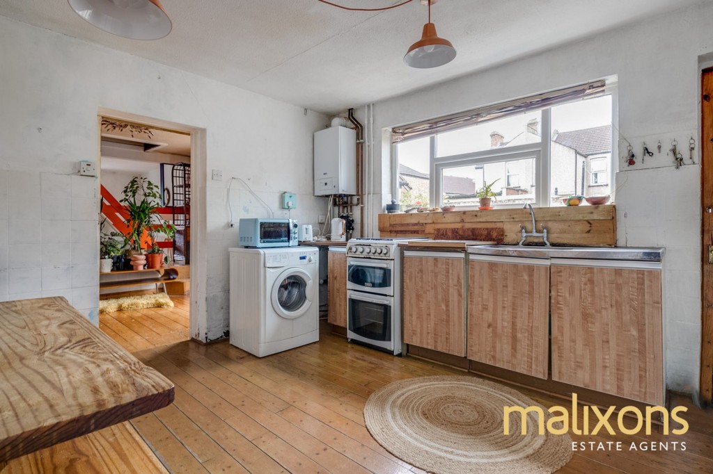 Love Lane, Mitcham, CR4