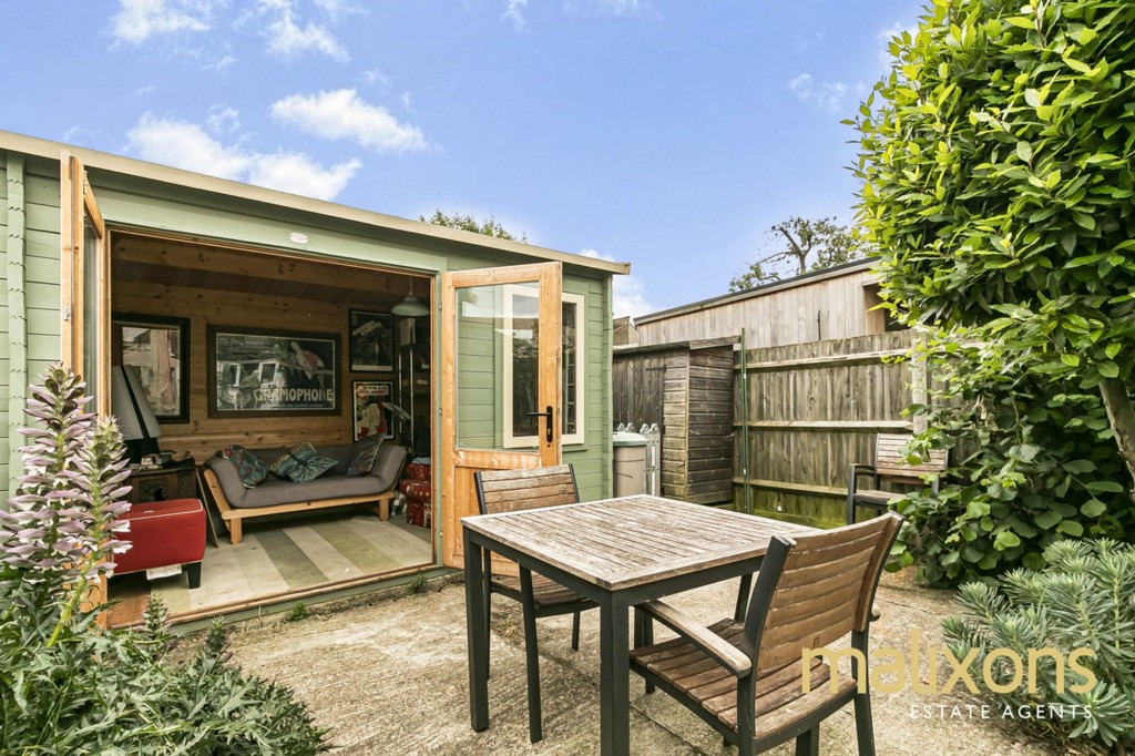 Grove Road, Mitcham, CR4