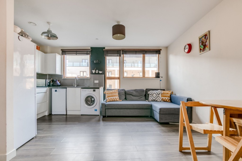 Garratt Lane, Deepak House, SW17
