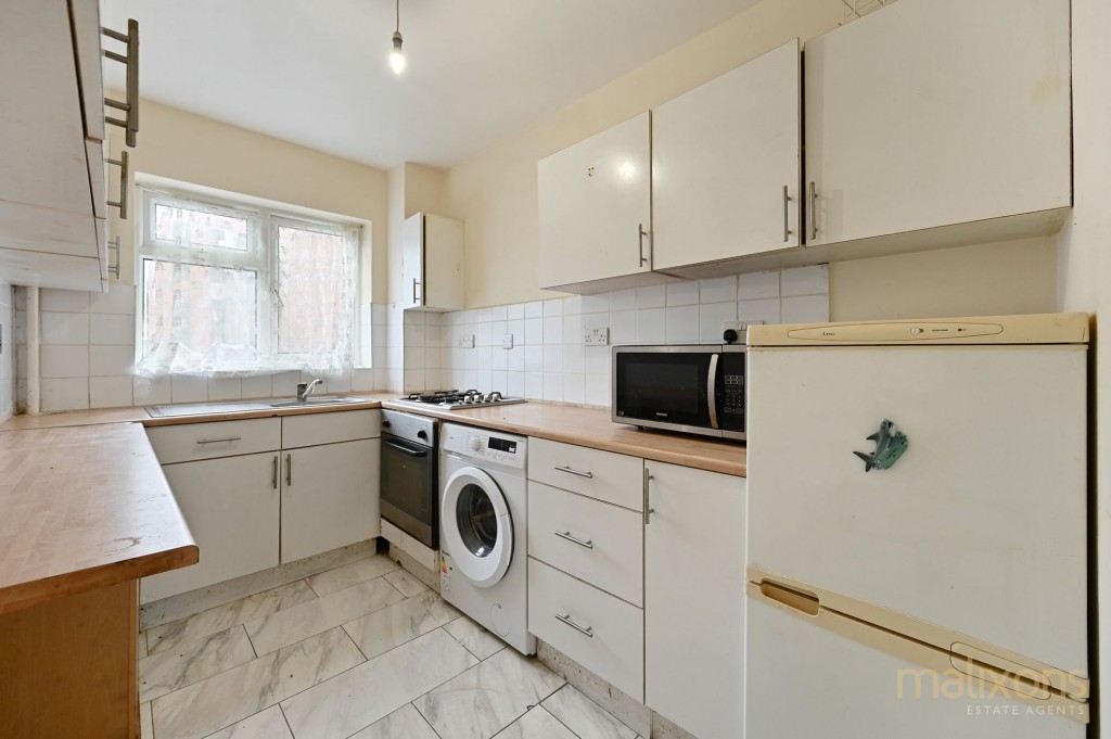 Enmore Road, Magdalen Court, SE25