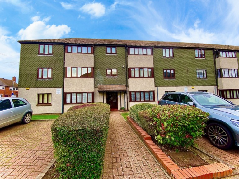 Meresmans, Teviot Avenue, Aveley, South Ockendon, Essex, RM15