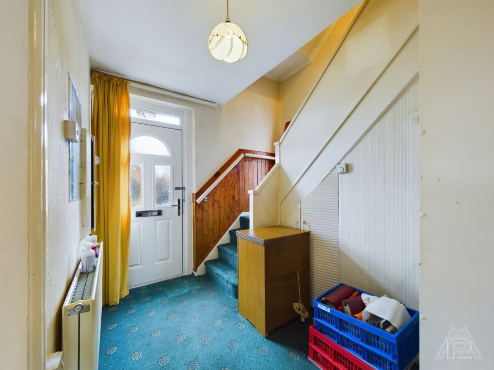 Loman Path, South Ockendon, Essex, RM15 5HL