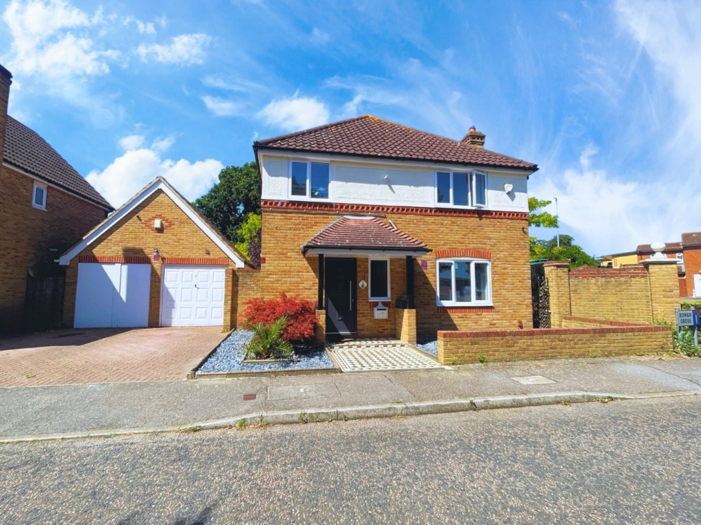 Rowan Grove, Aveley, Essex, RM15