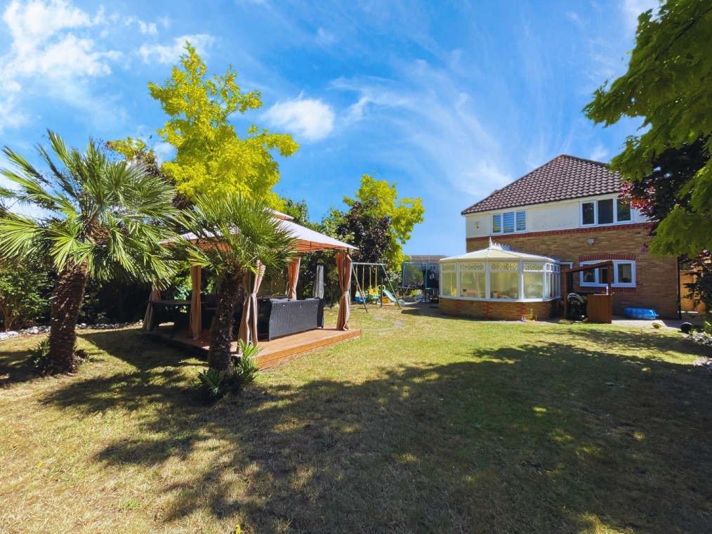 Rowan Grove, Aveley, Essex, RM15
