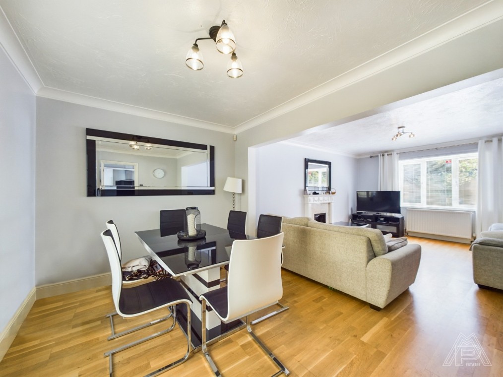 Rowan Grove, Aveley, Essex, RM15