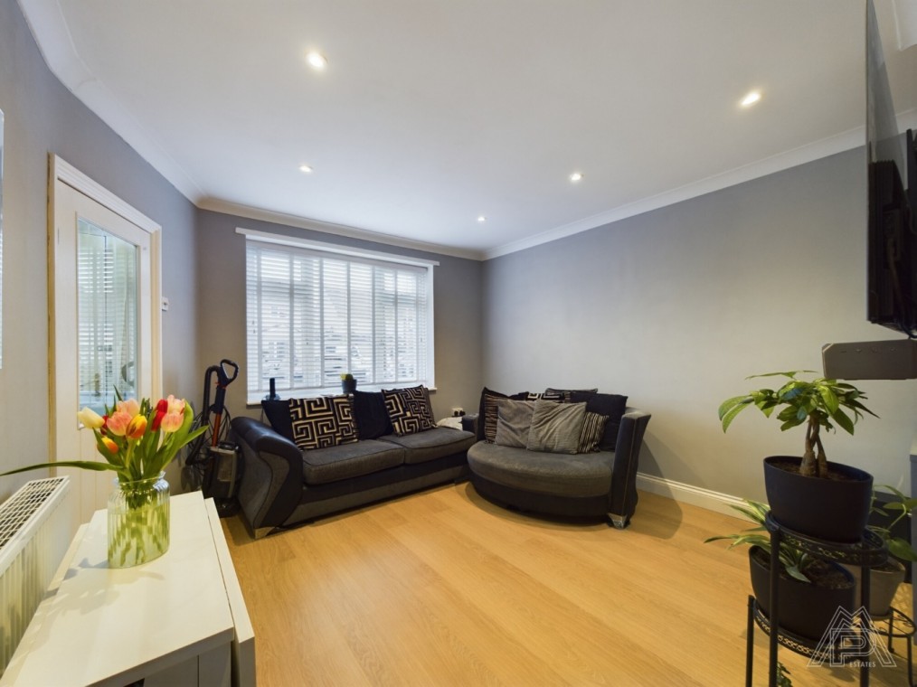 Swale Close, Aveley, South Ockendon, Essex, RM15