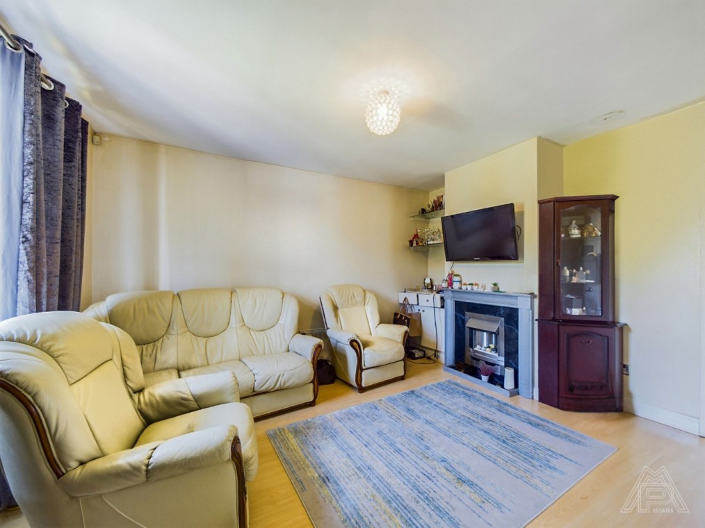 Cullen Square, South Ockendon, Essex, RM15