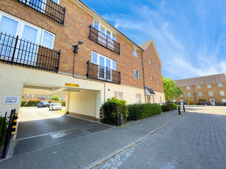 Caspian Way, Purfleet, Essex, RM19