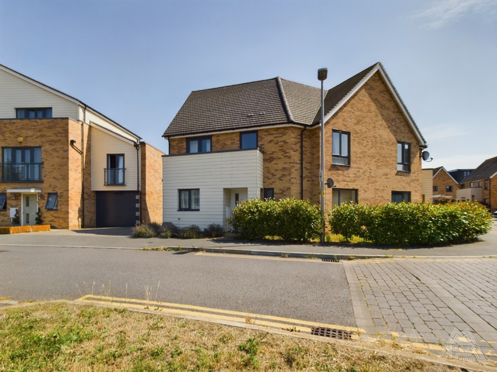 57 Meadow Drive, Aveley, South Ockendon, Essex, RM15