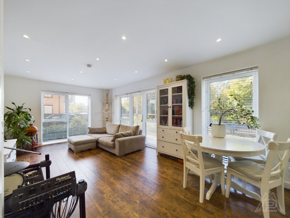 Falcon Way, South Ockendon, Essex, RM15