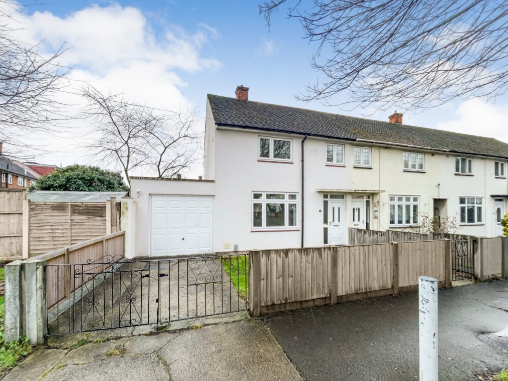 Fullarton Crescent, South Ockendon, Essex, RM15