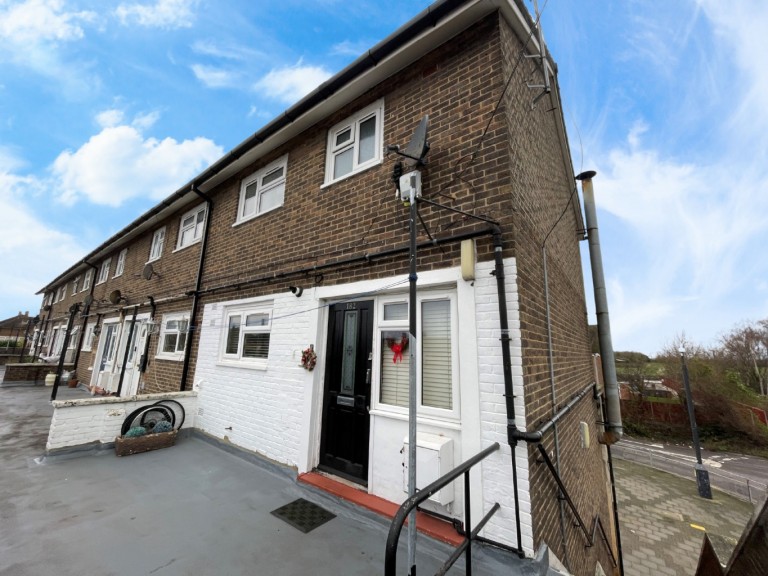 Romford Road, Aveley, South Ockendon, Essex, RM15
