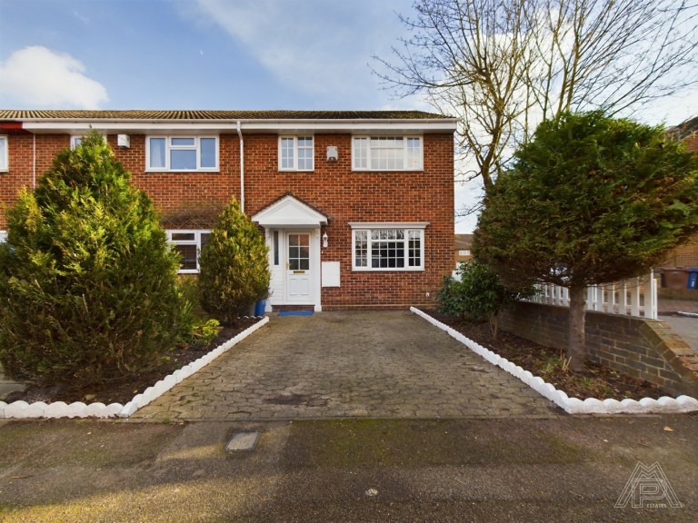 Dale Close, South Ockendon, Essex, RM15 5DR