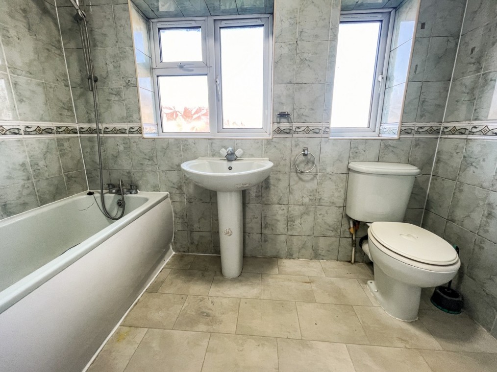 Bann Close, South Ockendon, Essex, RM15 5QT