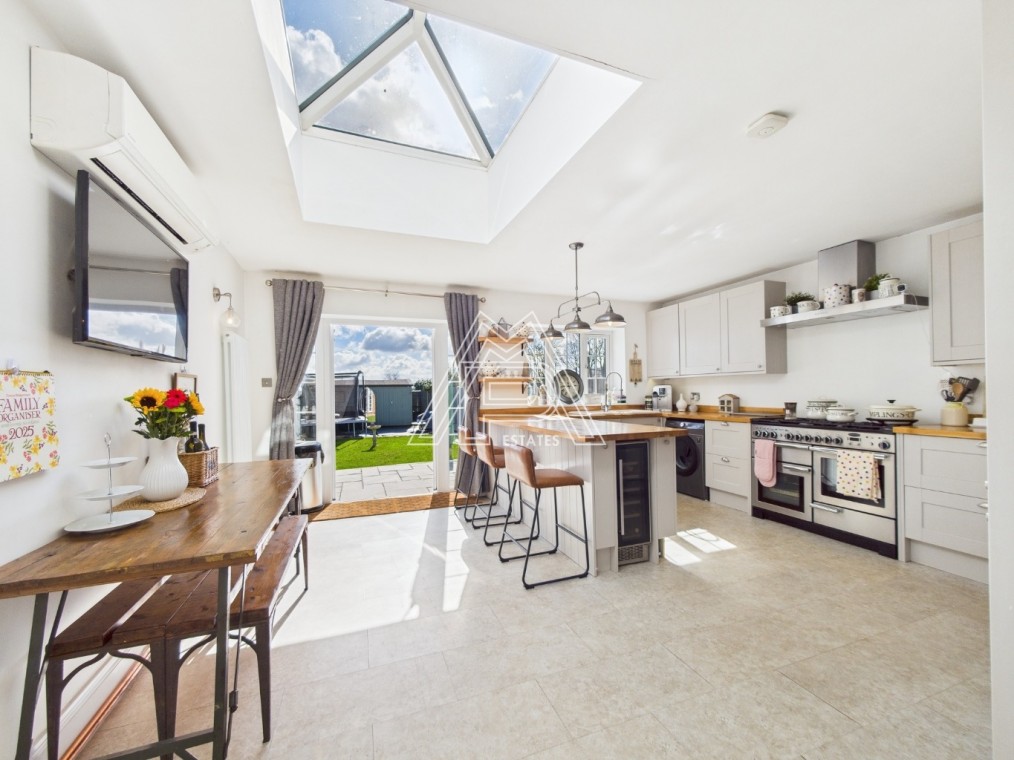Hall Road, Aveley, South Ockendon, Essex, RM15